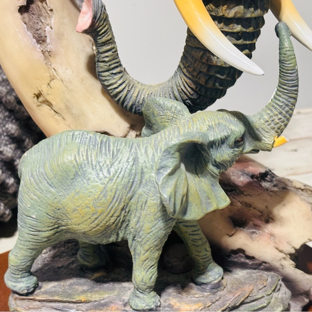 Vintage!❤️African Mother Elephant with Baby Tusk Sculpture - Picture 5 of 8